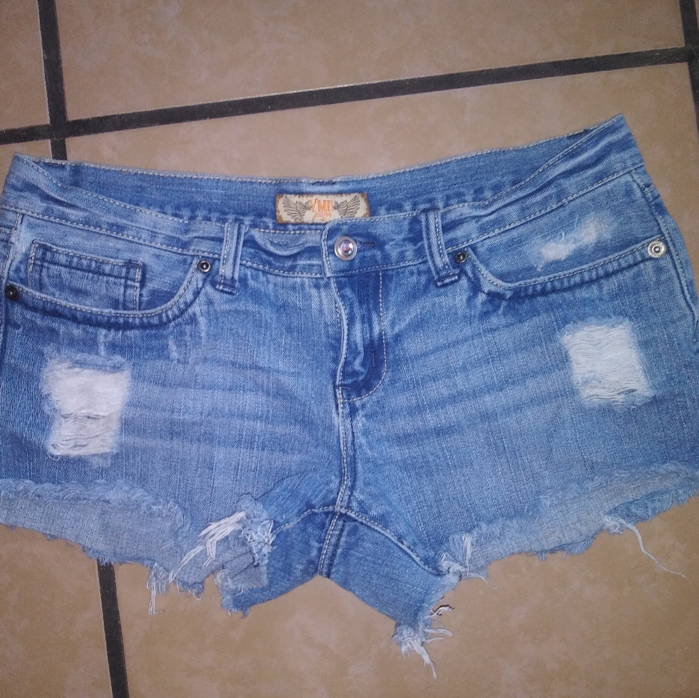 YMI SHORTS SIZE 9